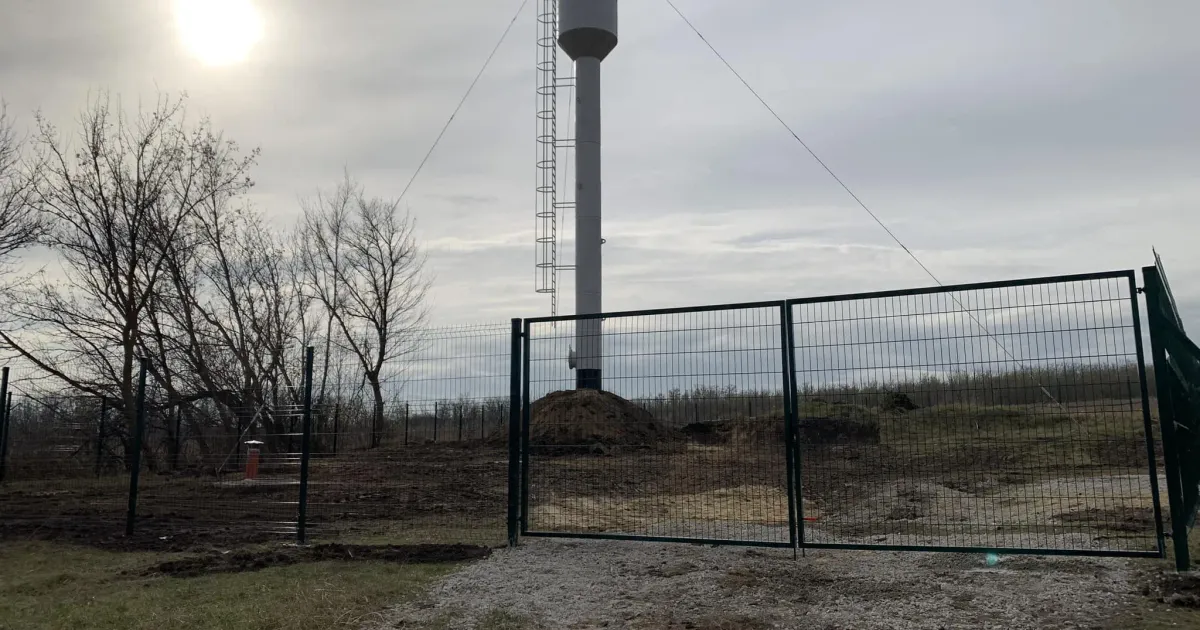 Фото: Оксана Супрун (facebook) Понад півтора року село залишалося без води через розстріляний окупантами трансформатор і зруйновану свердловину.