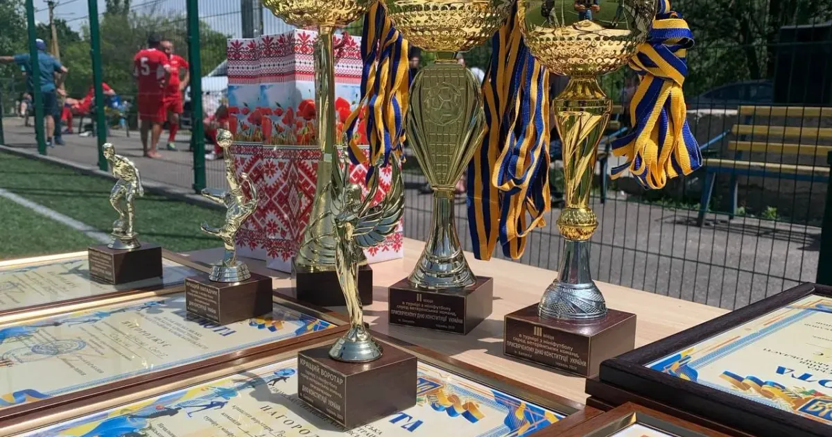 Фото: Донецька селищна рада Ветерани Донця, Савинців і Балаклії грали у міні-футбол на порталі Gromada Group