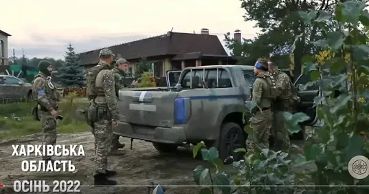 Хроніка визволення Ізюма, Борової, Лимана, Святогірська від російських окупантів у третій частині "Рік. Харківщина" авторського документального проєкту Дмитра Комарова.